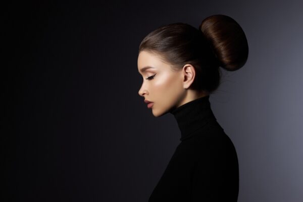 Fashion,Art,Studio,Portrait,Of,Beautiful,Elegant,Woman,In,Black