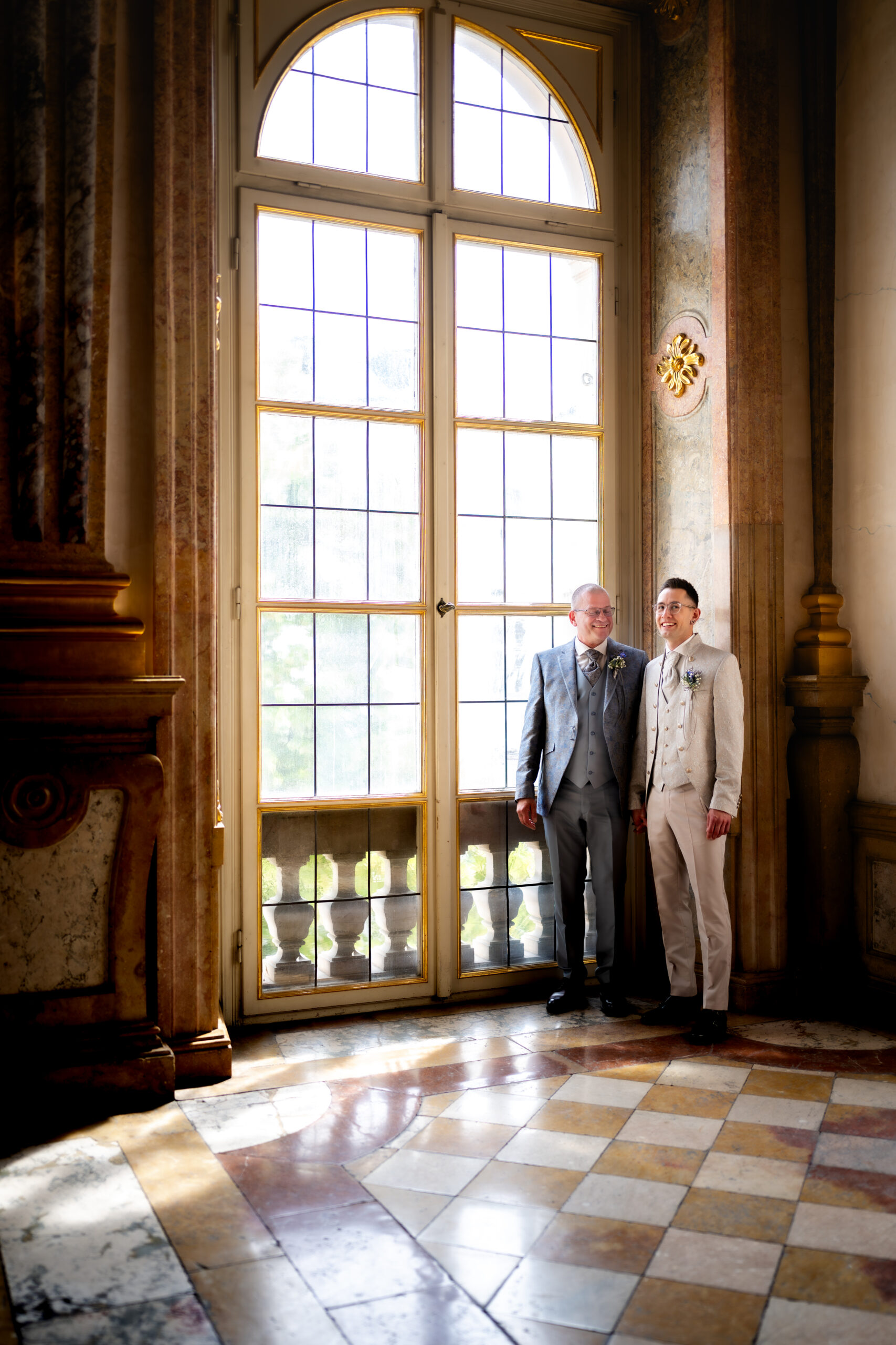 Hochzeitsfotografie Salzburg im Schloss Mirabell